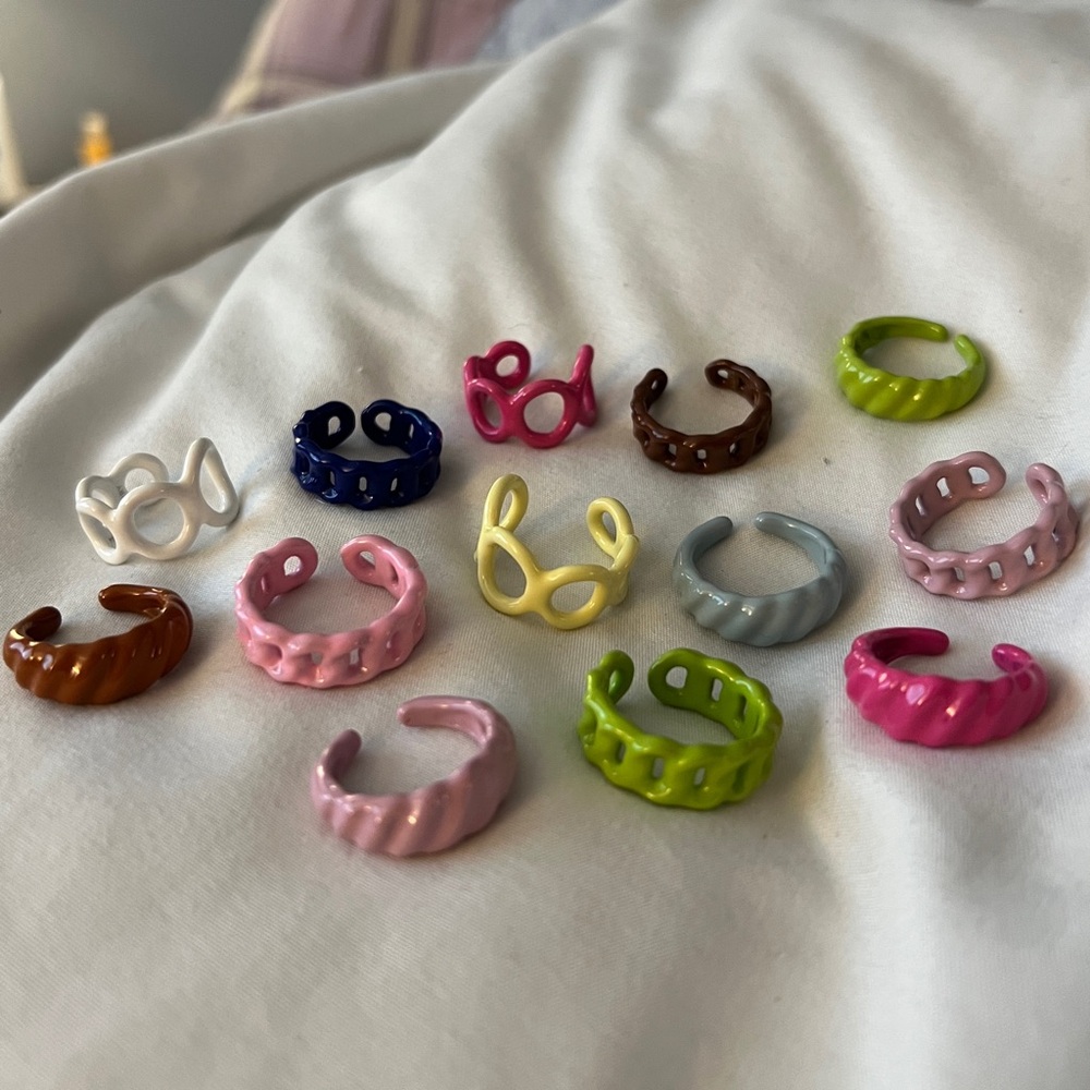 ✨Mega Bundle✨ Colourful Funky Acrylic Rings - Picture 2 of 5